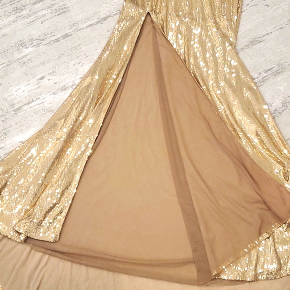 Gorgeous Golden Sequin Dress - Size Medium - Made by Ariabyaa Designer - Picture 6 of 11